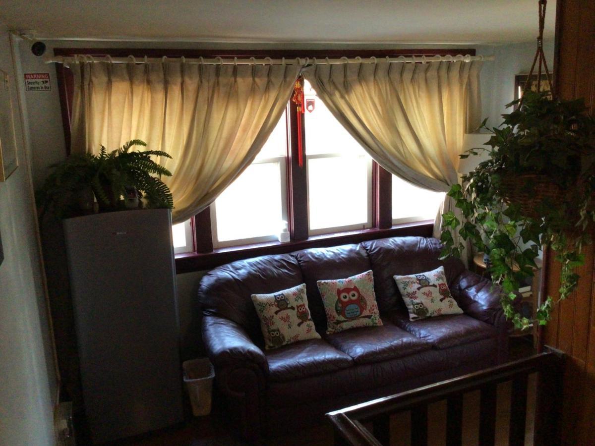 Nisku Guest House Экстерьер фото
