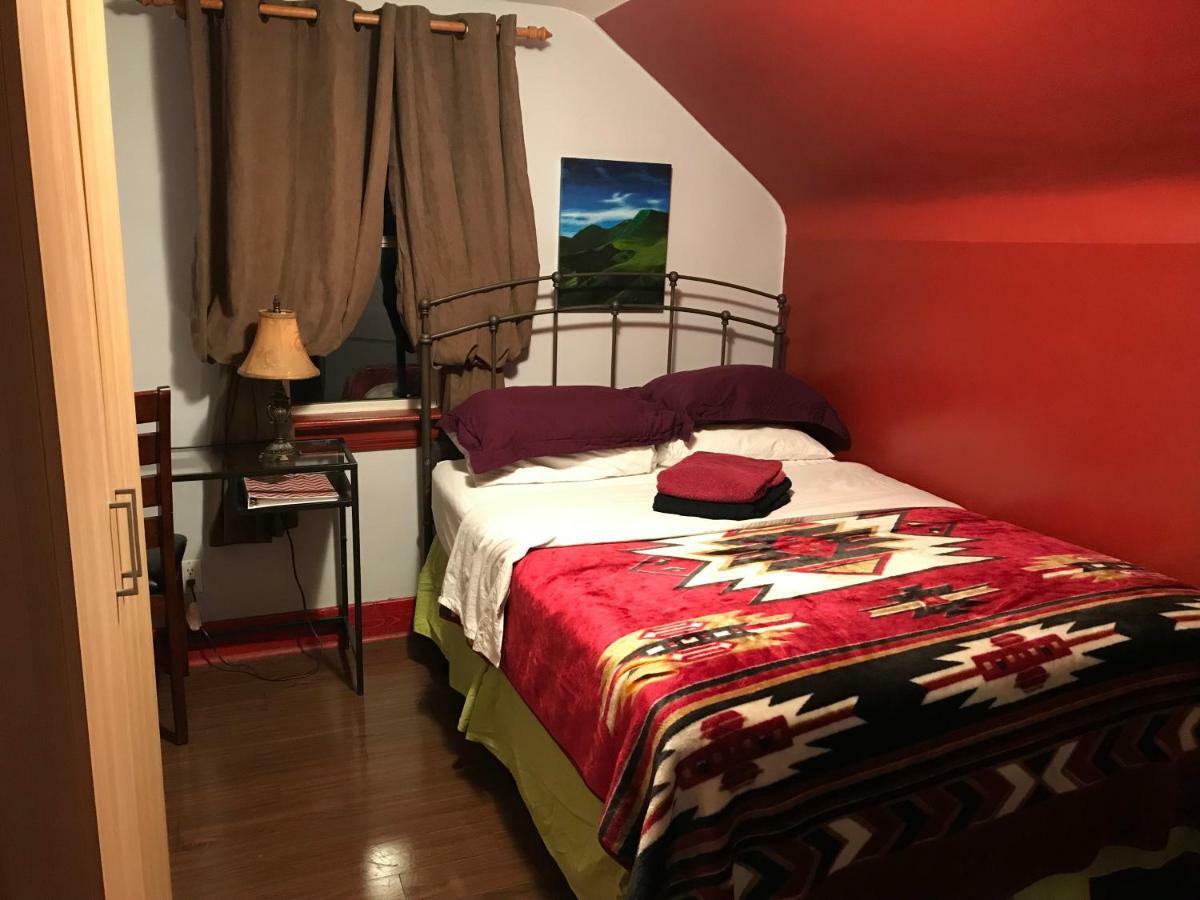 Nisku Guest House Экстерьер фото